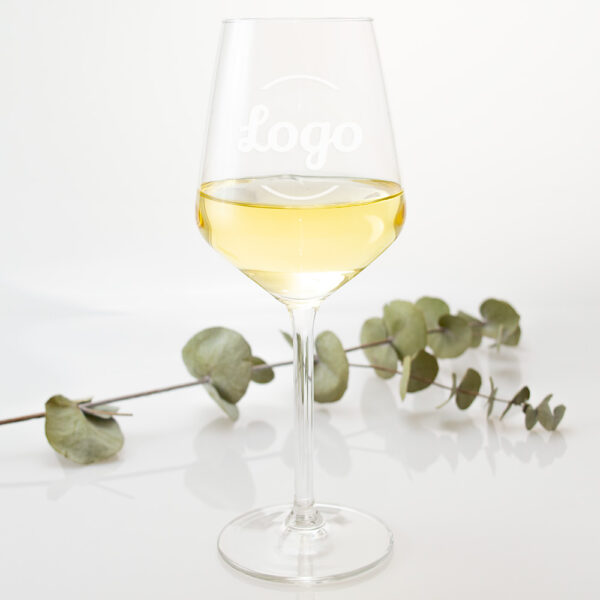 Wijnglas met zakelijk logo graveren
