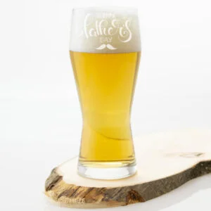 Gepersonaliseerd en gegraveerd bierglas met eigen ontwerp, ideaal voor unieke geschenken.